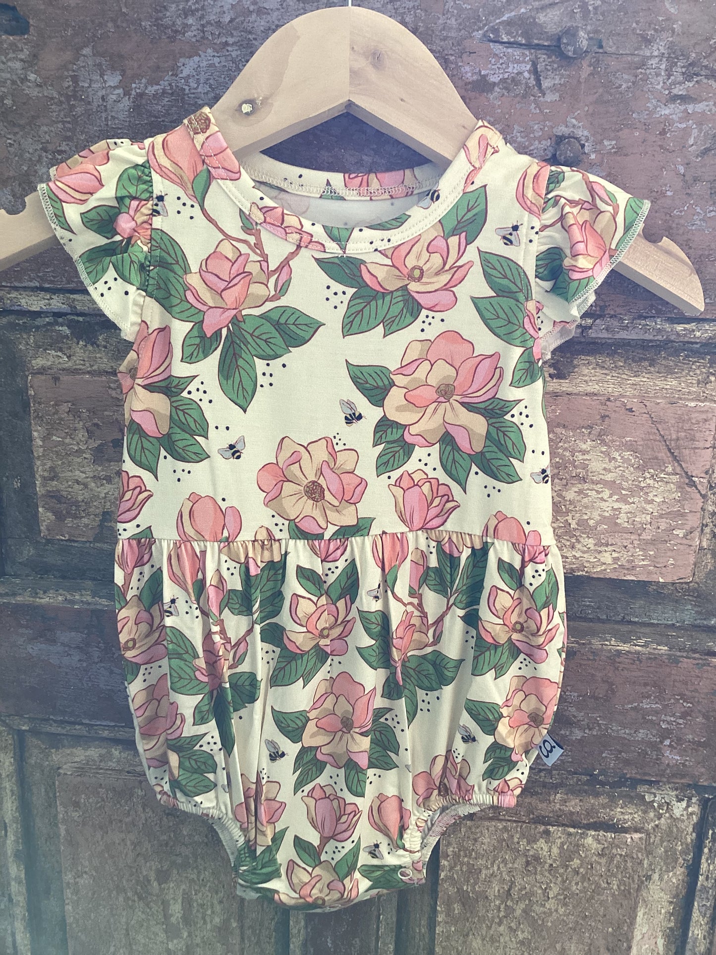 Magnolia Flutter Bubble