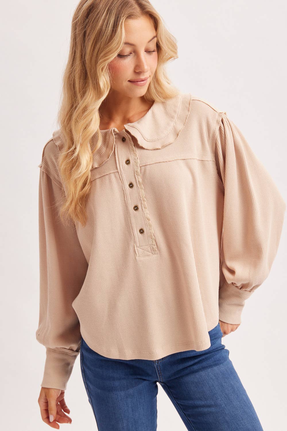 BILLOWY SILHOUETTE COLLARED NECK WAFFLE KNIT TOP