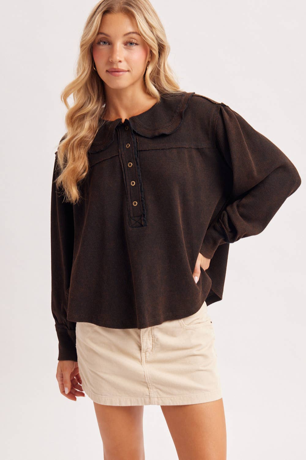 BILLOWY SILHOUETTE COLLARED NECK WAFFLE KNIT TOP