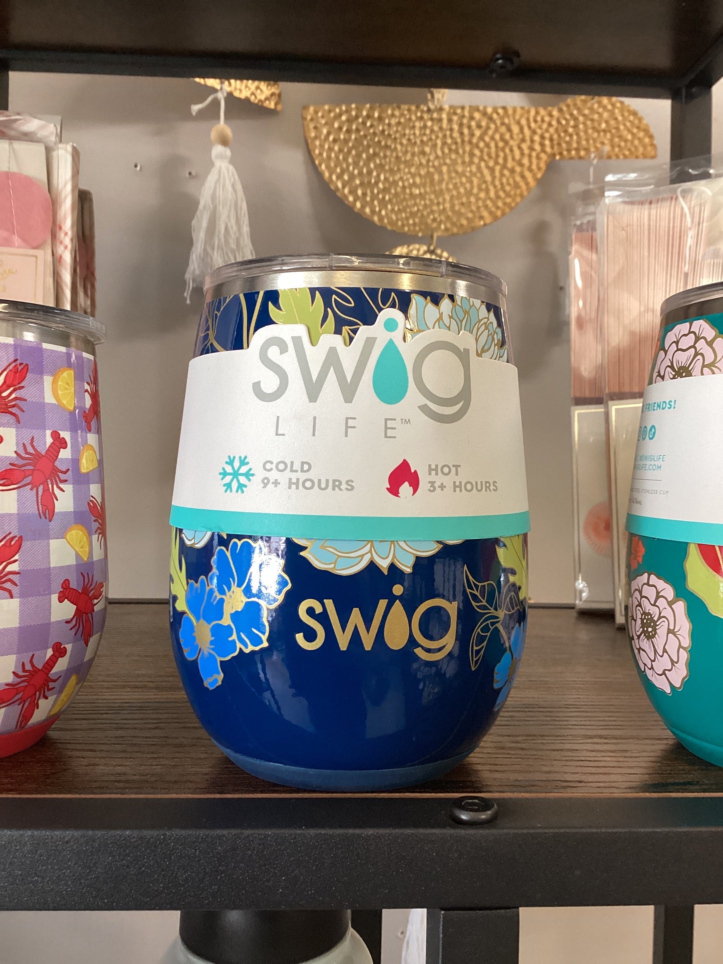 Water Lily Swig Wine Tumbler