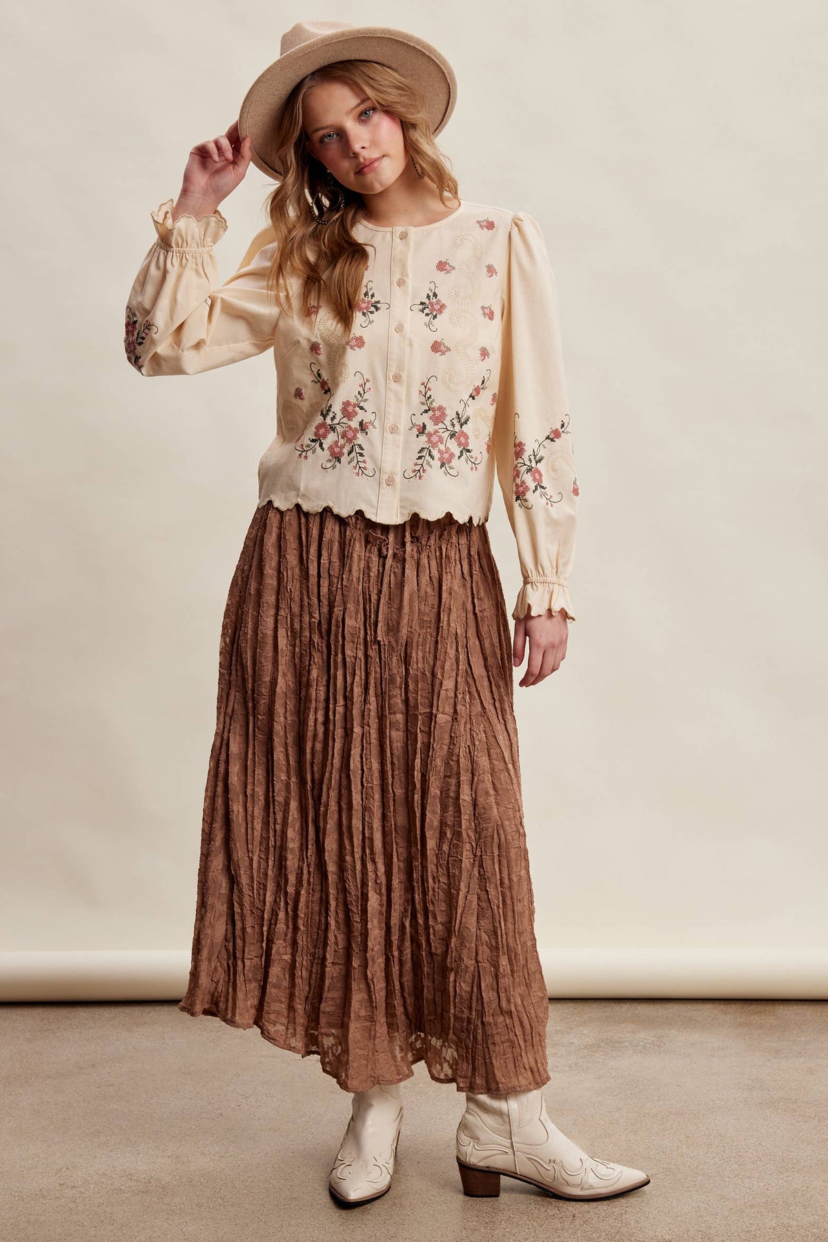 Embroidered Scallop Hem Cotton Blouse LT1482