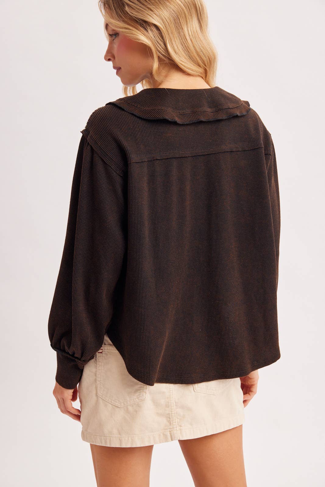 BILLOWY SILHOUETTE COLLARED NECK WAFFLE KNIT TOP