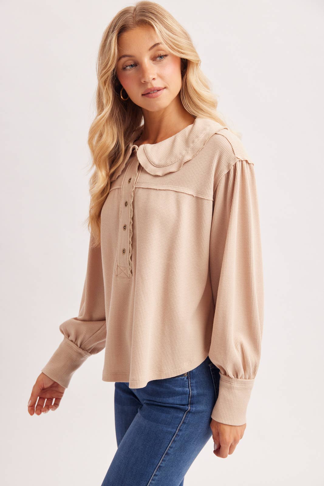 BILLOWY SILHOUETTE COLLARED NECK WAFFLE KNIT TOP