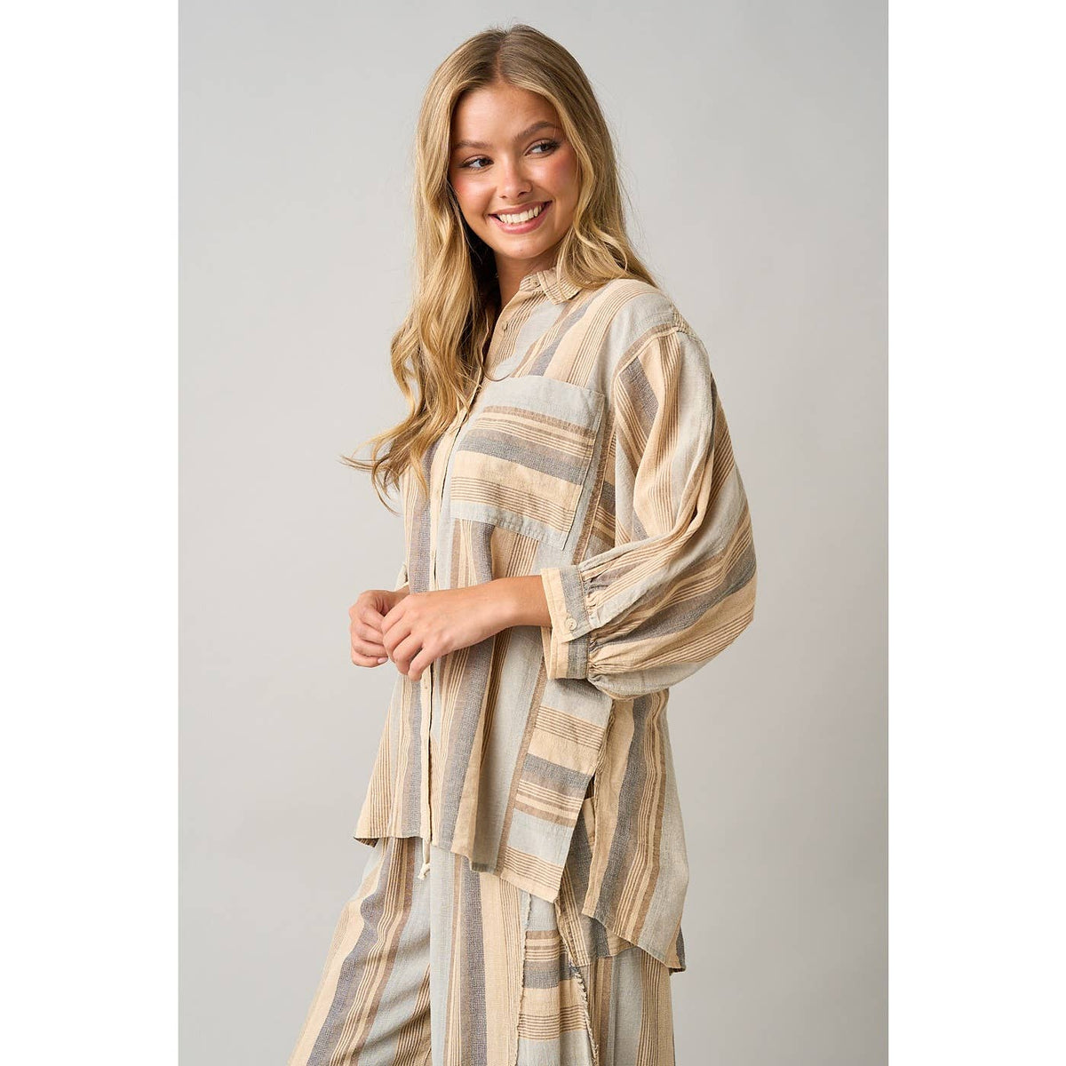 STRIPED BUTTON DOWN BALLOON SLEEVE SHIRT