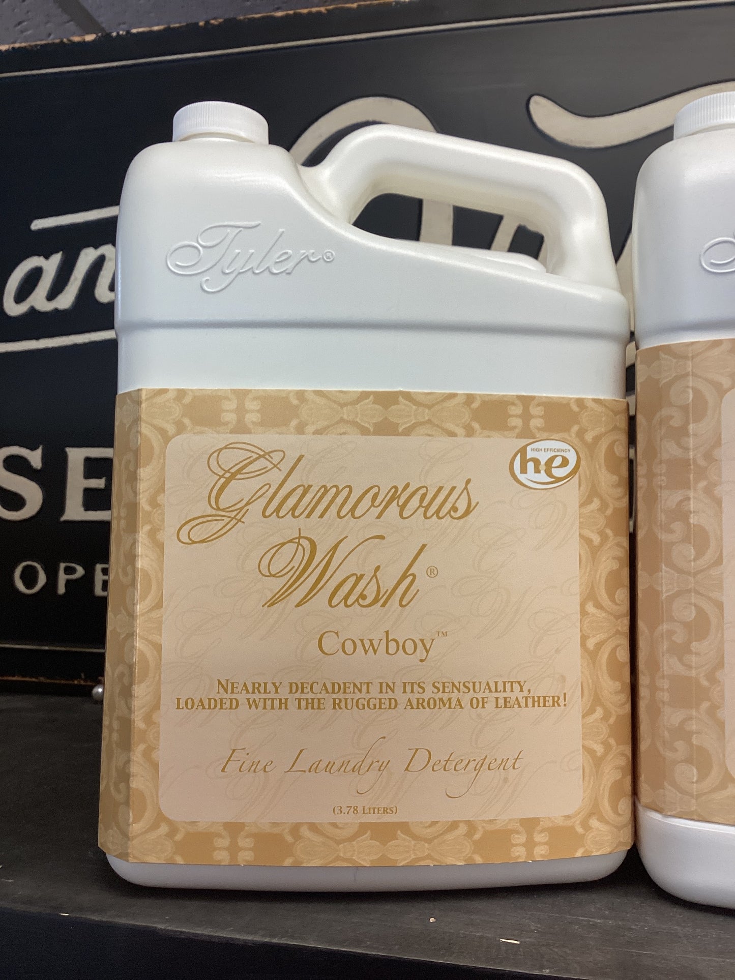 Tyler Candle Company Glamorous Wash - 3.78 Liters / 1 Gallon