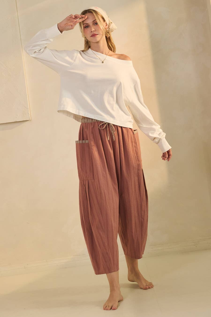 Textured Cropped Pants