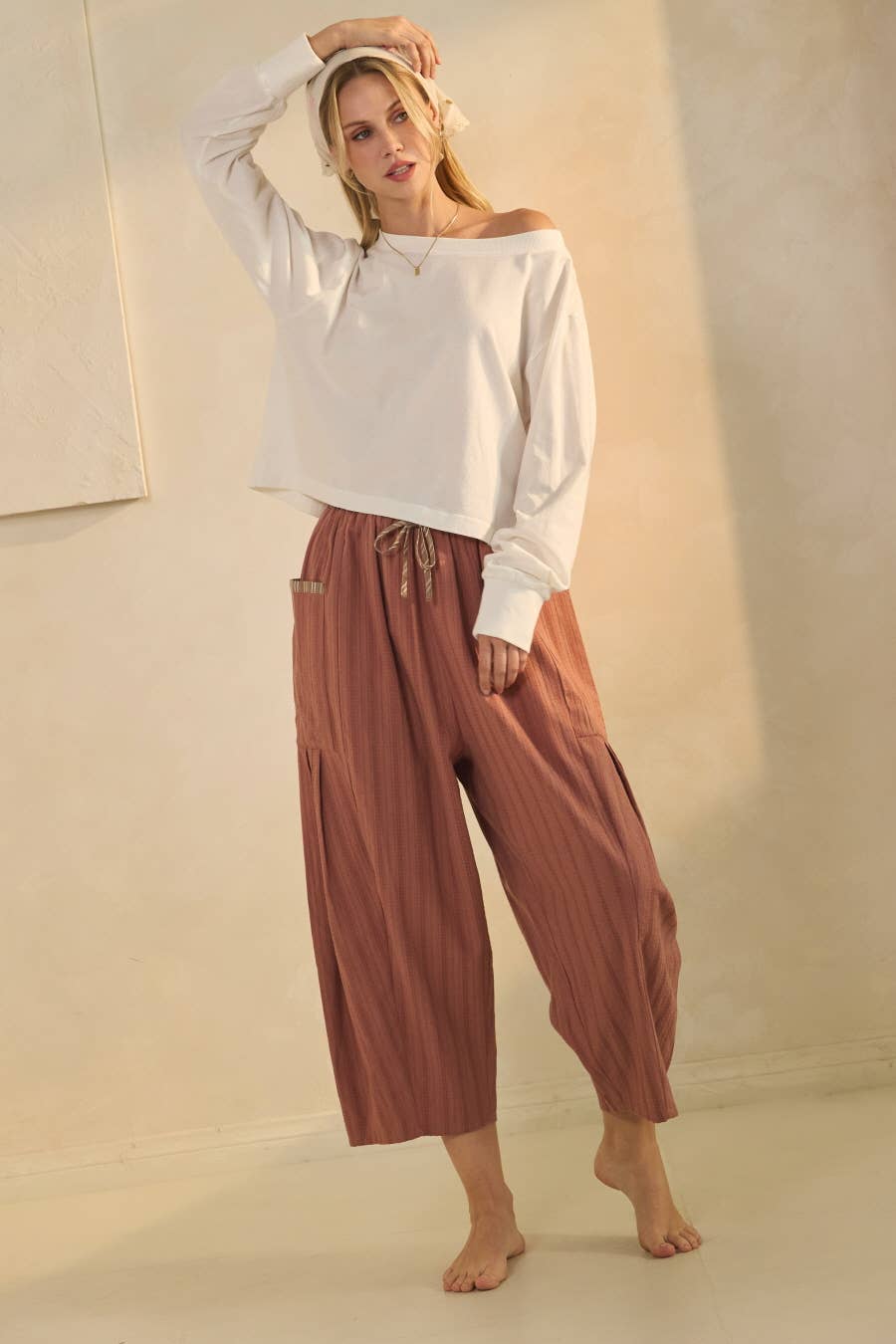 Textured Cropped Pants