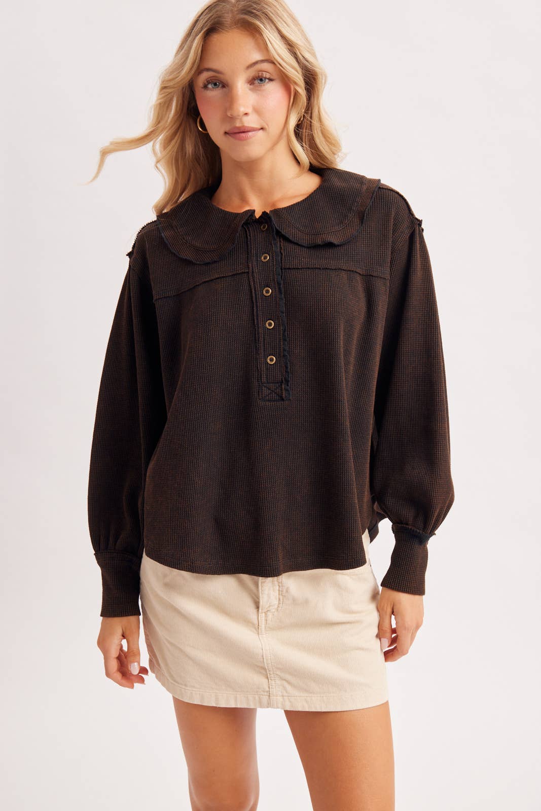 BILLOWY SILHOUETTE COLLARED NECK WAFFLE KNIT TOP